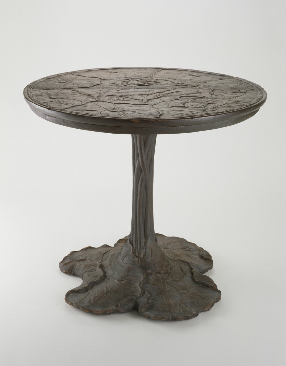Lotusbord, ca 1905 (Jin-di-Sugi-behandlat cypressträ) av John Scott Bradstreet