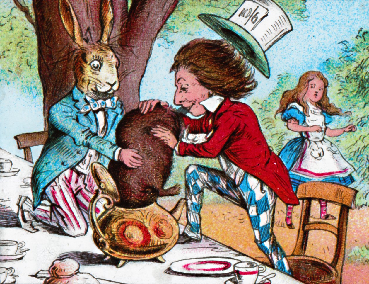 Den galna hattmakaren och marsharen försöker stoppa dormusen i en tekanna, c1910 av John Tenniel