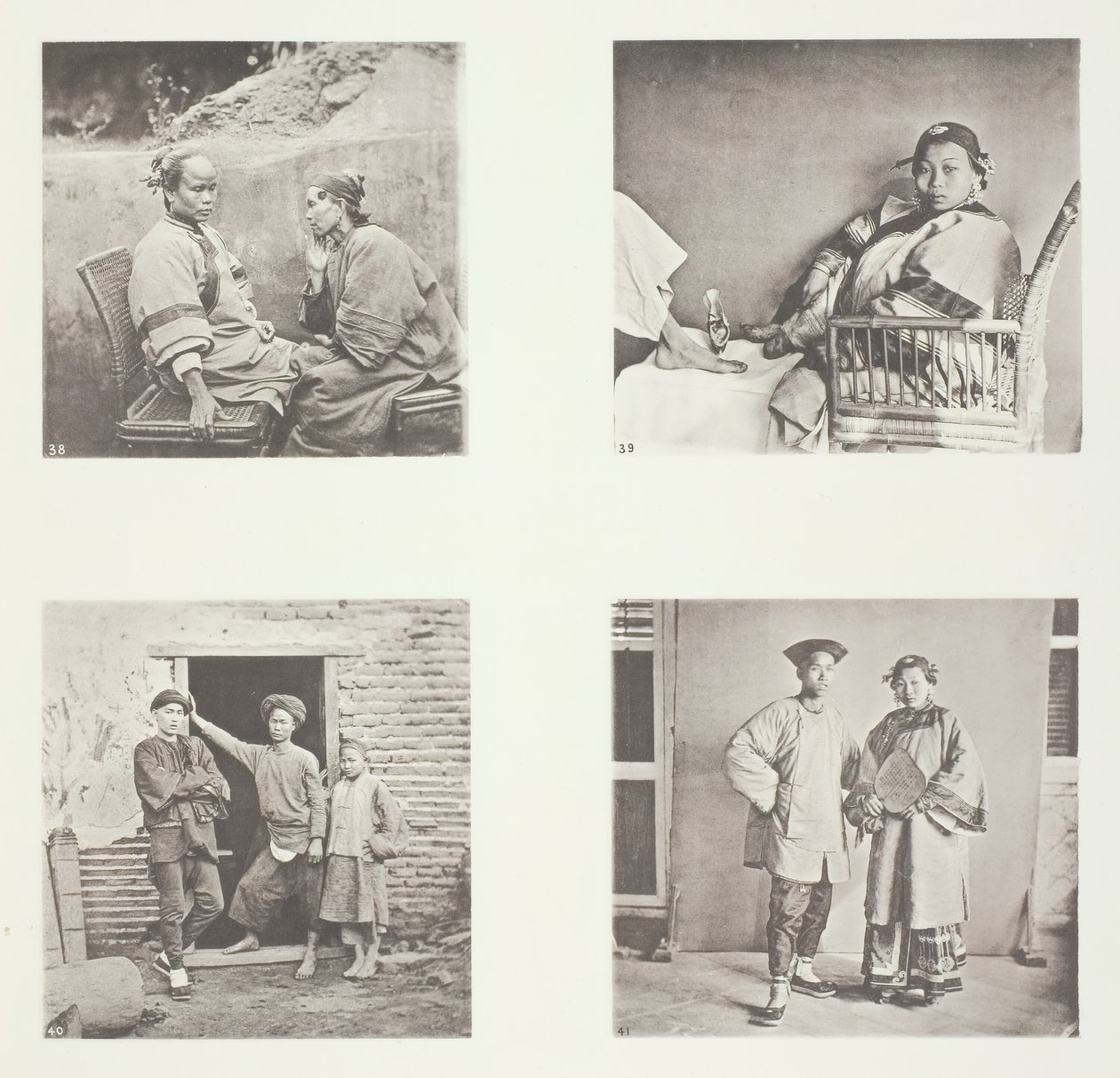Amoy kvinnor, den lilla foten av en kinesisk dam, Amoy män, manlig och kvinnlig kostym, Amoy, c.1868. av John Thomson