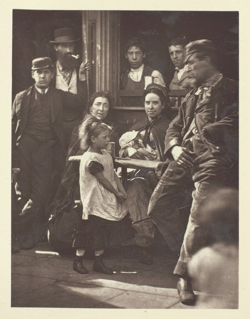 Hookey Alf, från White Chapel, 1881. av John Thomson