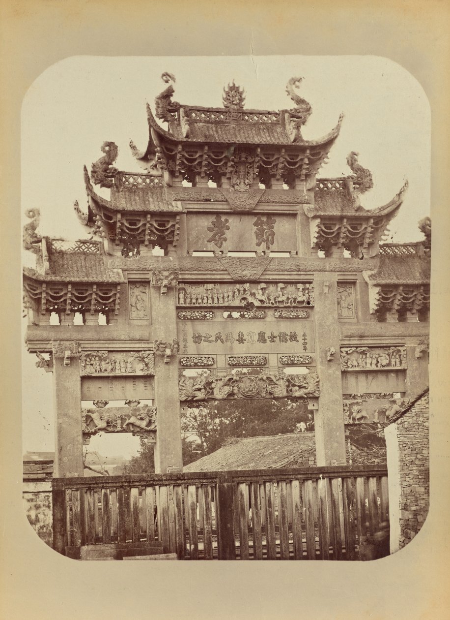 Tempelport, Shanghai av John Thomson