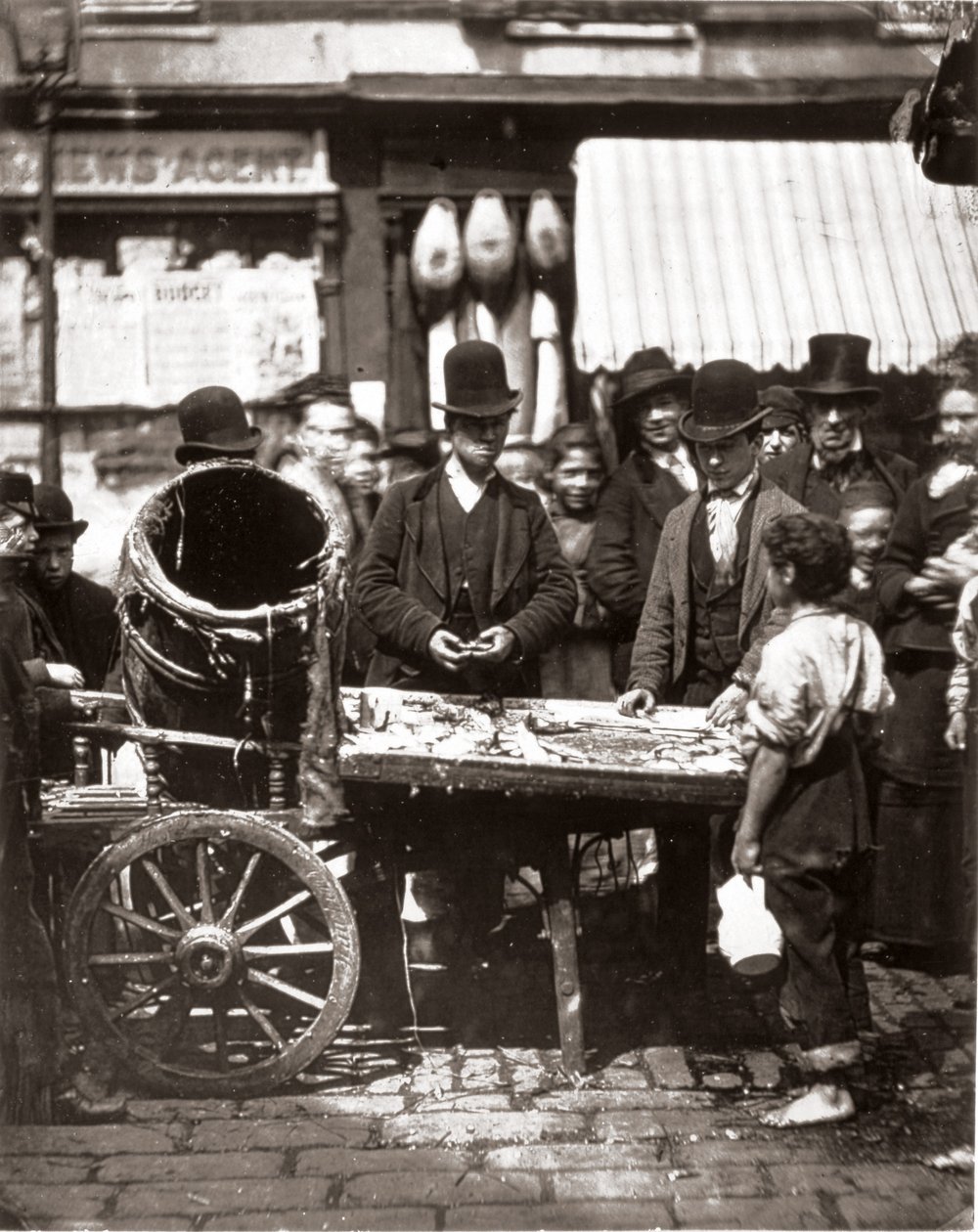 The Cheap Fish of St-Giles, från "Street Life in London", av J. Thomson och Adolphe Smith av John Thomson