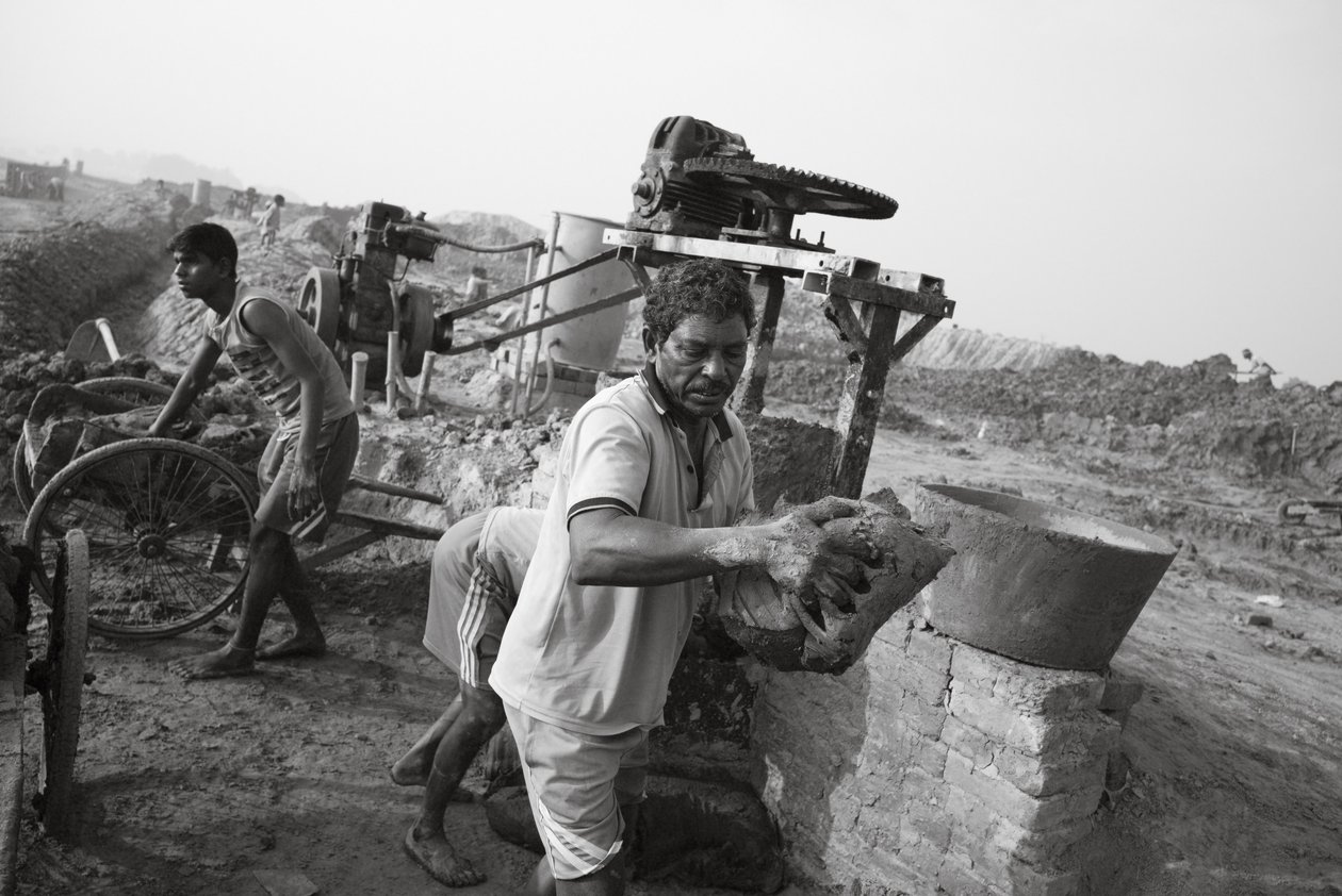 Tegelfabriker i Kolkata, Indien, 2016 (foto) av Jon Nicholson
