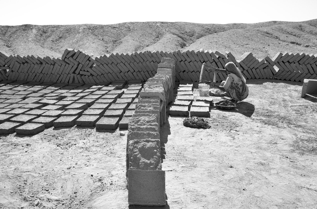 Tegelfabriker i Rajasthan, Indien, 2016 (foto) av Jon Nicholson
