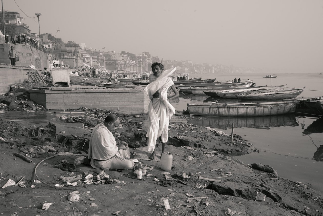 Manikarnika Ghat, Varanasi, 2016 (foto) av Jon Nicholson