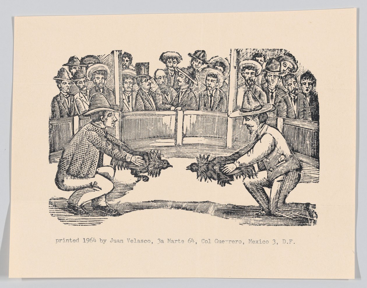 Två män på en arena som håller tuppar som förberedelse för ett slagsmål, spe..., ca 1890-1910, omtryckt 1964. av José Guadalupe Posada