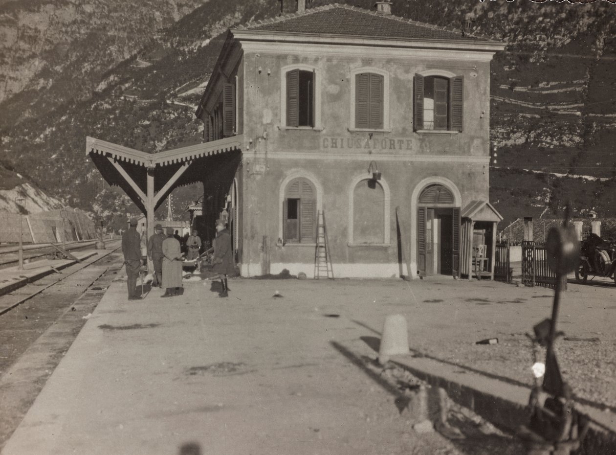 Album "Mitt världskrig - minnen av sydvästra fronten i Kärnten, Italien, Trentino-Alto Adige) 31/03/1915-12/11/ 1918 - Josef Zohles Wien ": station i Chiusaforte (s/v) av Josef Zohles