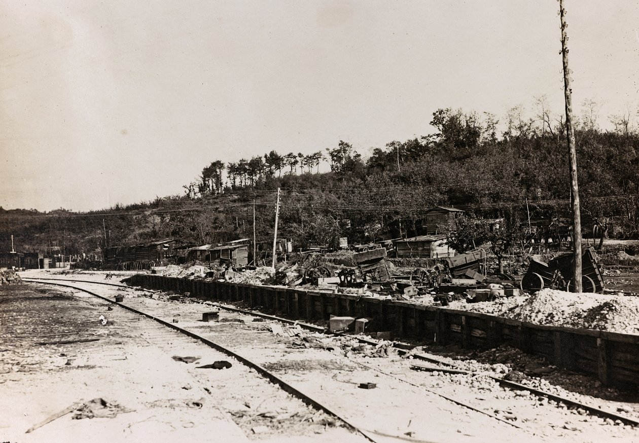 Album "Mitt världskrig - minnen av sydvästra fronten i Kärnten, Italien, Trentino-Alto Adige) 31/03/1915-12/11/ 1918 - Josef Zohles Wien ": järnvägs- och militärfordon av Josef Zohles