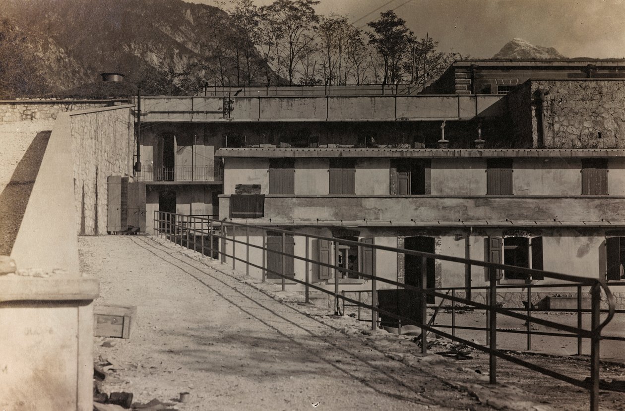 Album "Mitt världskrig - minnen av sydvästra fronten i Kärnten, Italien, Trentino-Alto Adige) 31/03/1915-12/11/1918 - Josef Zohles Wien ": fästningen Chiusaforte av Josef Zohles