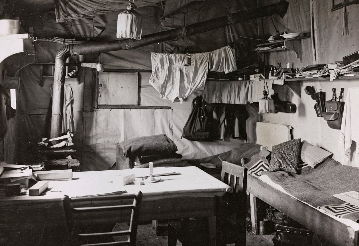 Album "Mitt världskrig - minnen av sydvästra fronten i Kärnten, Italien, Trentino-Alto Adige) 31/03/1915-12/11/ 1918 - Josef Zohles Wien ": bostadsofficerare (s/v foto av Josef Zohles