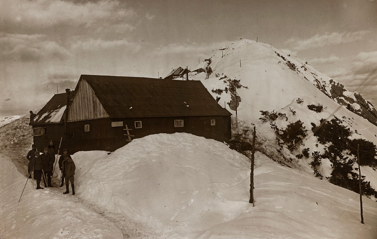 Album "Mitt världskrig - minnen av sydvästra fronten i Kärnten, Italien, Trentino-Alto Adige) 31/03/1915-12/11/1918 - Josef Zohles Wien ": militärbarack (s/v foto av Josef Zohles