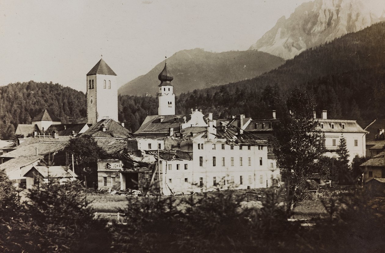 Album "Mitt världskrig - minnen av sydvästra fronten i Kärnten, Italien, Trentino-Alto Adige) 31/03/1915-12/11/ 1918 - Josef Zohles Vienna ": se Dobbiaco efter bomben av Josef Zohles