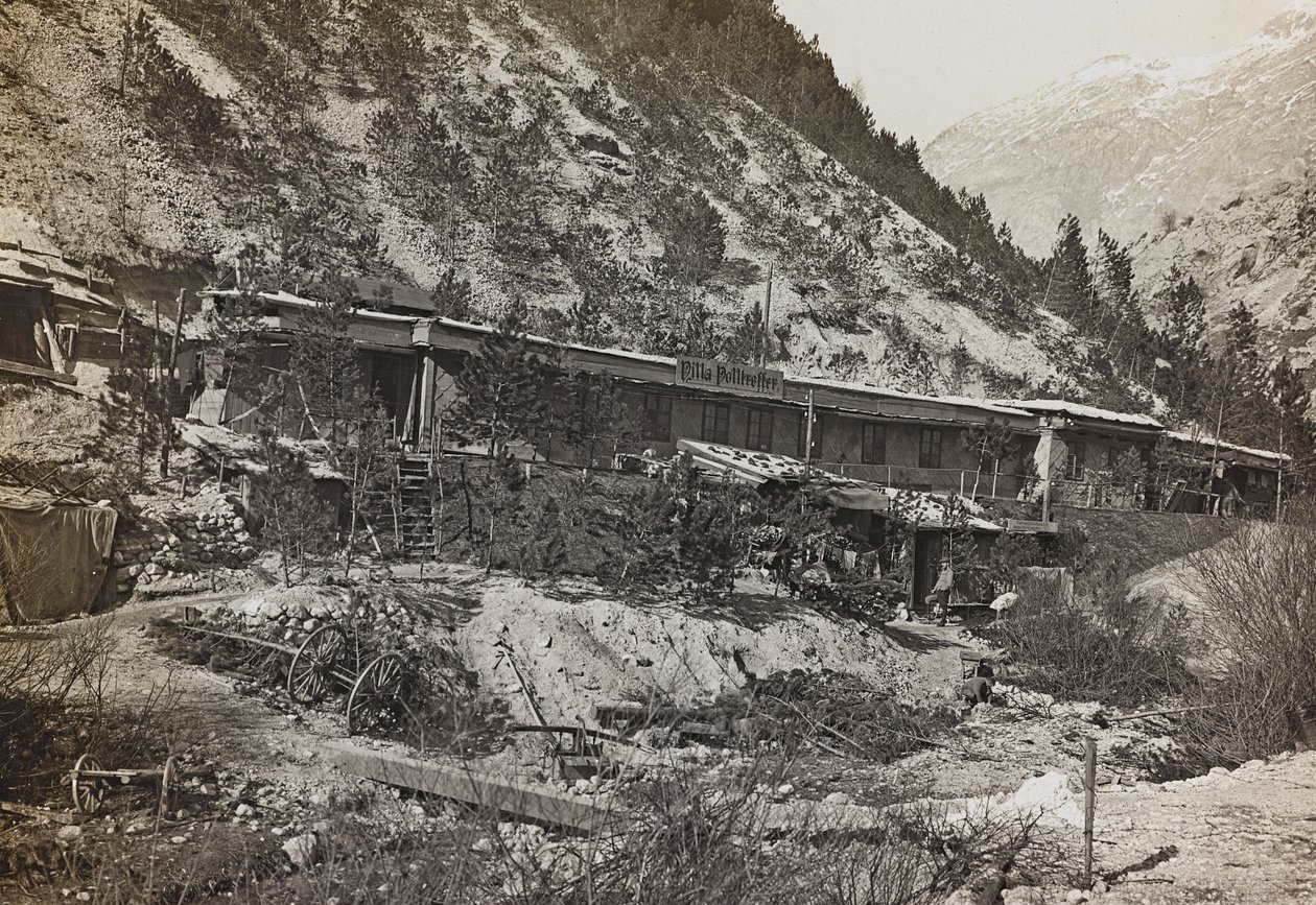 Album "Mitt världskrig - minnen av sydvästra fronten i Kärnten, Italien, Trentino-Alto Adige) 31/03/1915-12/11/ 1918 - Josef Zohles Vienna ": militärbaracker (s/v bild av Josef Zohles