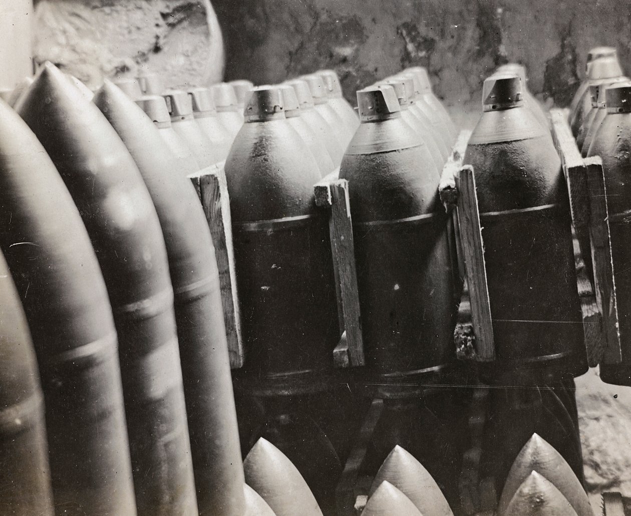 Album "Mitt världskrig - minnen från sydvästra fronten i Kärnten, Italien, Trentino-Alto Adige) 31/03/1915-12/11/ 1918 - Josef Zohles Vienna ": ammunition (s/v foto) av Josef Zohles