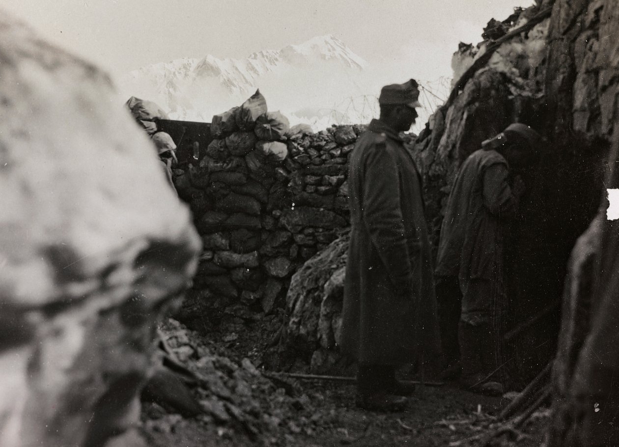 Album "Mitt världskrig - minnen av sydvästra fronten i Kärnten, Italien, Trentino-Alto Adige) 31/03/1915-12/11/ 1918 - Josef Zohles Vienna ": soldater i skyttegravarna (f av Josef Zohles