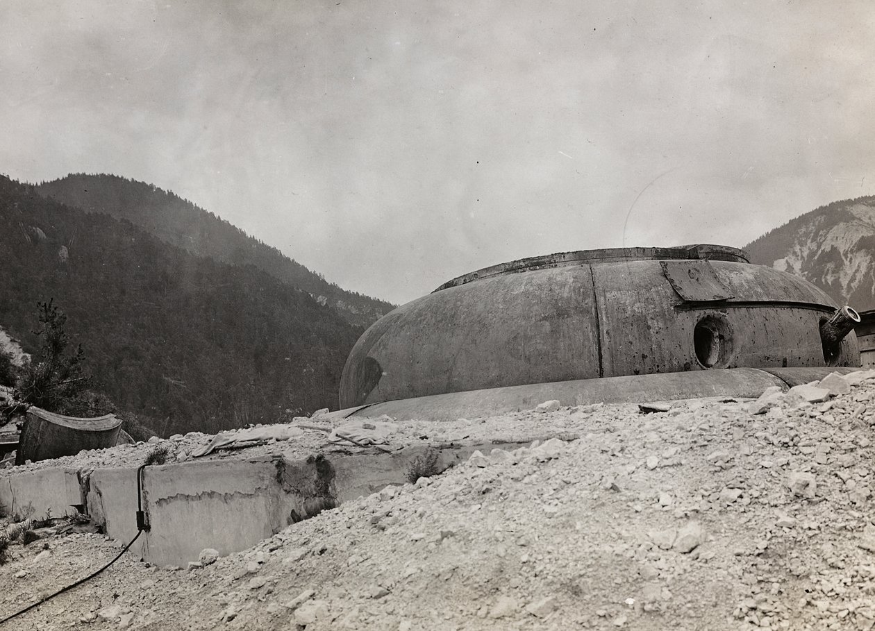 Album "Mitt världskrig - minnen av sydvästra fronten i Kärnten, Italien, Trentino-Alto Adige) 31/03/1915-12/11/ 1918 - Josef Zohles Wien ": Fort Hensel (s/v foto) av Josef Zohles