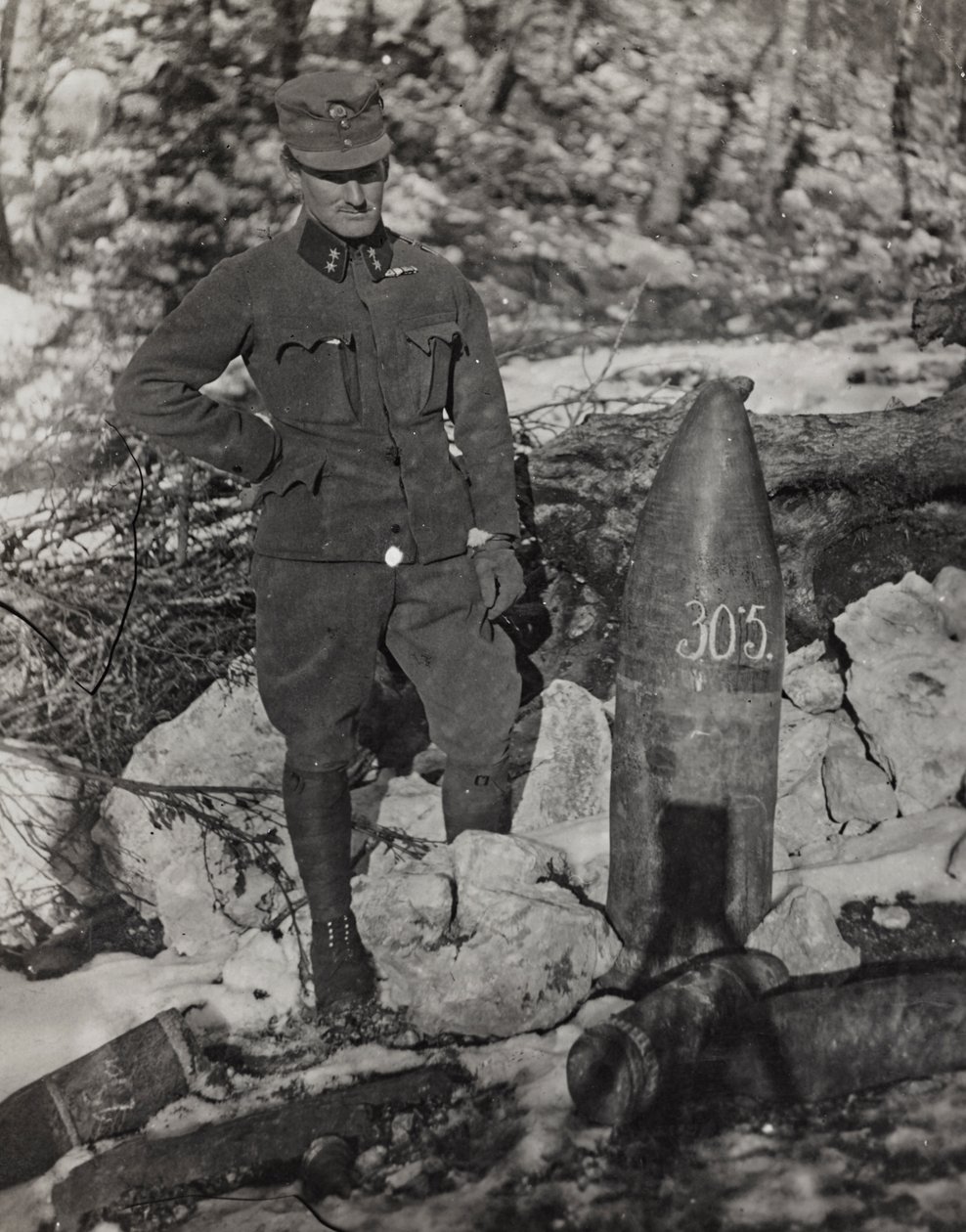 Album "Mitt världskrig - minnen av sydvästra fronten i Kärnten, Italien, Trentino-Alto Adige) 31/03/1915-12/11/ 1918 - Josef Zohles Vienna ": soldat med kula (s/v ph) av Josef Zohles
