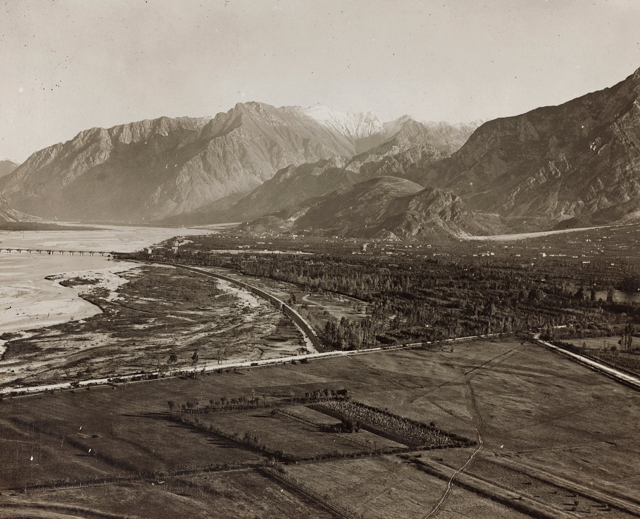 Album "Mitt världskrig - minnen av sydvästra fronten i Kärnten, Italien, Trentino-Alto Adige) 31/03/1915-12/11/1918 - Josef Zohles Wien ": Tagliamento (s/v foto) av Josef Zohles