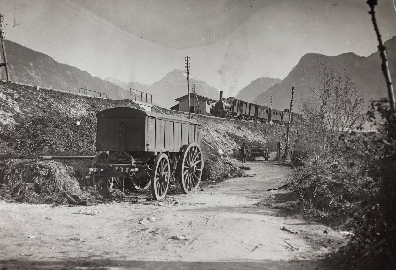 Album "Mitt världskrig - minnen av sydvästra fronten i Kärnten, Italien, Trentino-Alto Adige) 31/03/1915-12/11/1918 - Josef Zohles Wien ": järnväg Tolmezzo (s/v foto av Josef Zohles