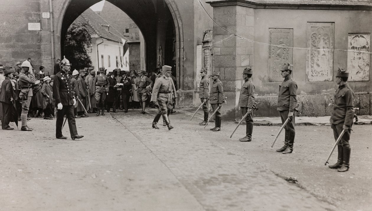 Album "Mitt världskrig - minnen av sydvästra fronten i Kärnten, Italien, Trentino-Alto Adige) 31/03/1915-12/11/1918 - Josef Zohles Wien ": soldater i Villach (s/v ph) av Josef Zohles