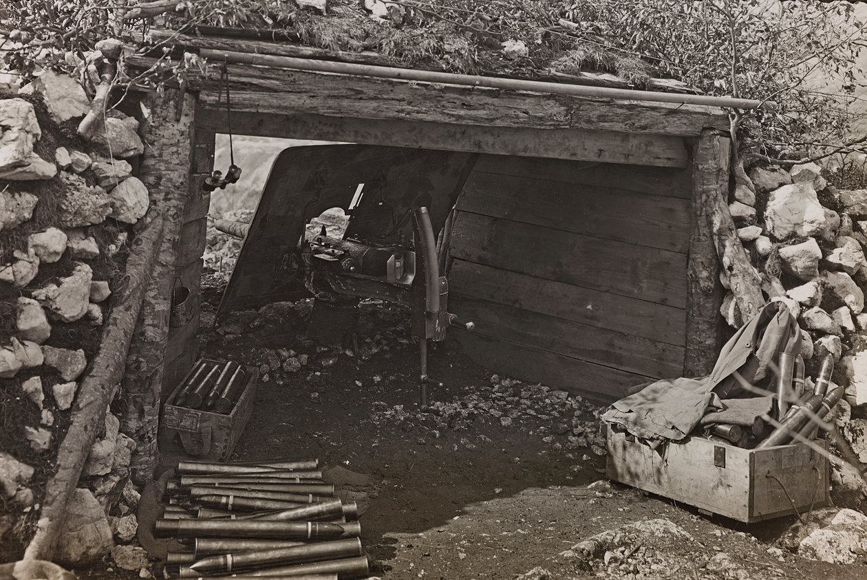 Album "Mitt världskrig - minnen av sydvästra fronten i Kärnten, Italien, Trentino-Alto Adige) 31/03/1915-12/11/1918 - Josef Zohles Wien ": militärdepå (s/v foto) av Josef Zohles