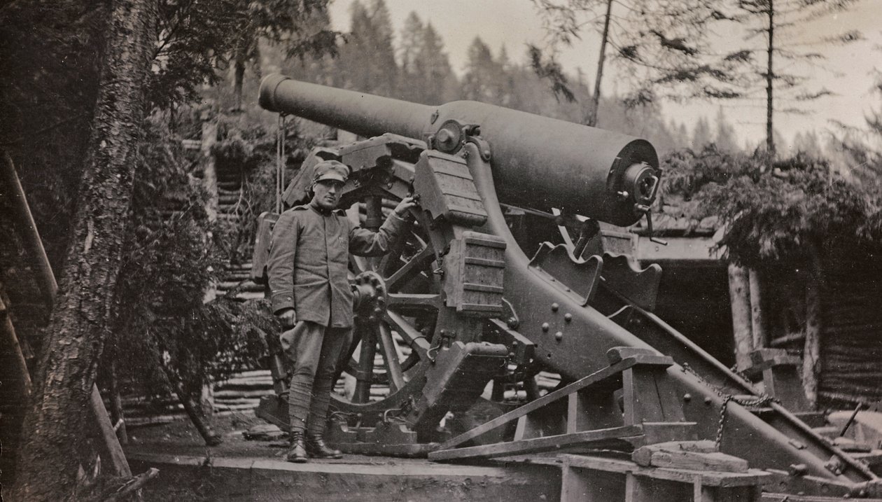 Album "Mitt världskrig - minnen av sydvästra fronten i Kärnten, Italien, Trentino-Alto Adige) 31/03/1915-12/11/ 1918 - Josef Zohles Wien ": soldat med pistol (s/v foto av Josef Zohles