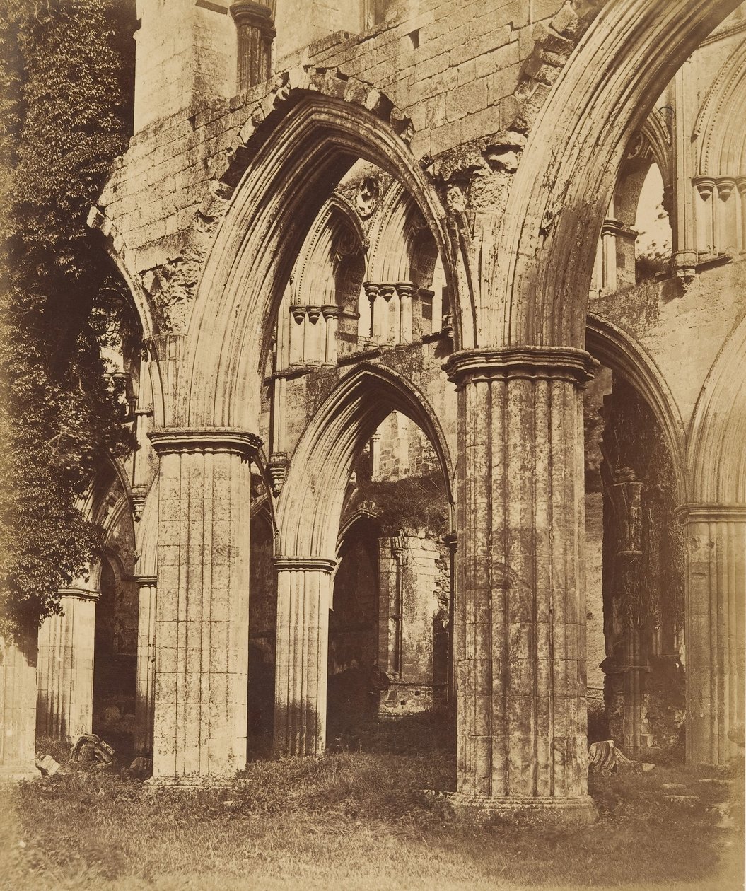 Rievaulx Abbey. Ser över kören, 1850-talet. av Joseph Cundall