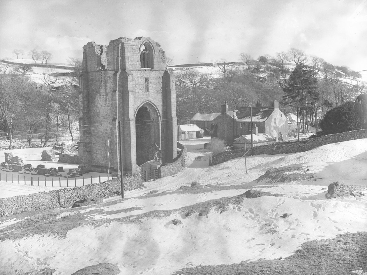 Utsikt över Shap Abbey-ruinerna på vintern av Joseph Hardman
