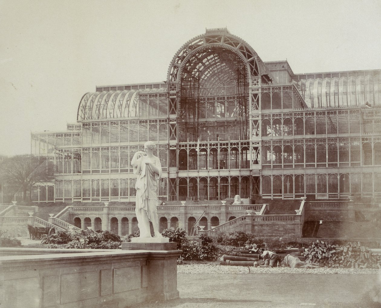 South Transept, från den andra terrassen, tryckt i "Photographic Views of the Progress of the Crystal Palace, Sydenham" av Joseph Paxton