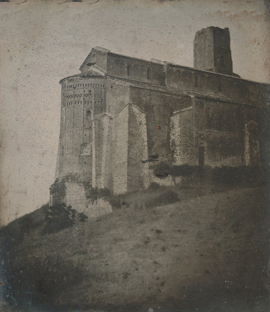 43. Toscanella Eglise de S. Pietro, apside, 1842. av Joseph Philibert Girault De Prangey