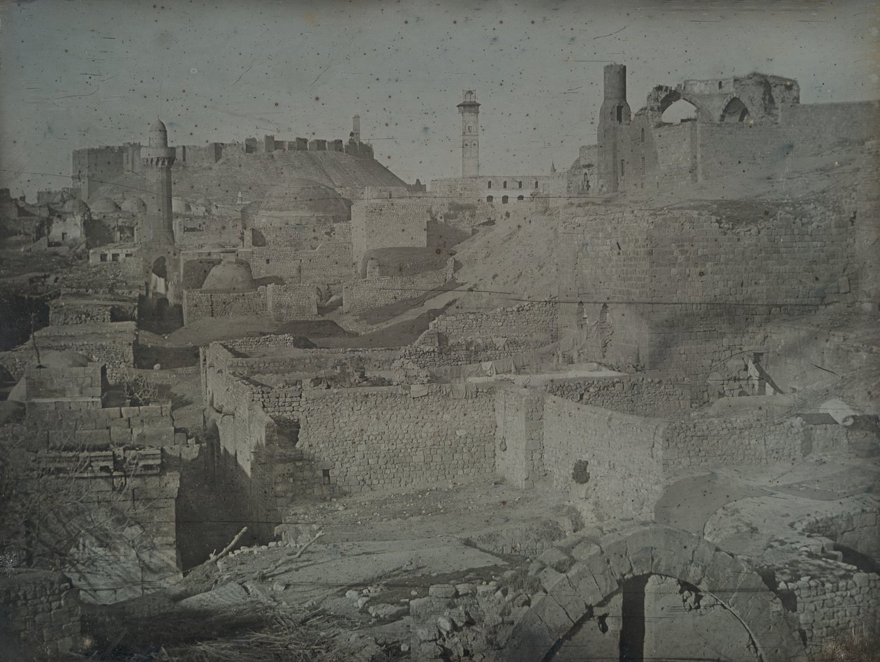 Aleppo, sett från Antiokiaporten, 1844. av Joseph Philibert Girault De Prangey