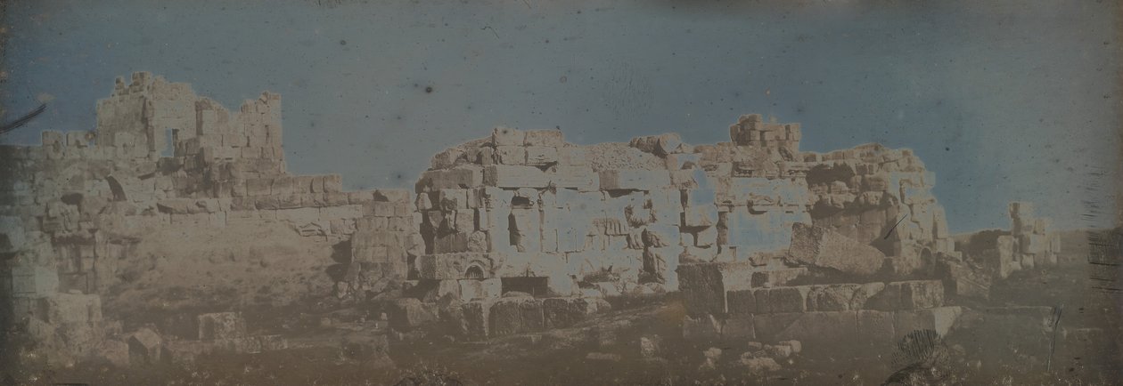 Hexagonal domstol, Jupiters tempel, Baalbek, 1843. av Joseph Philibert Girault De Prangey