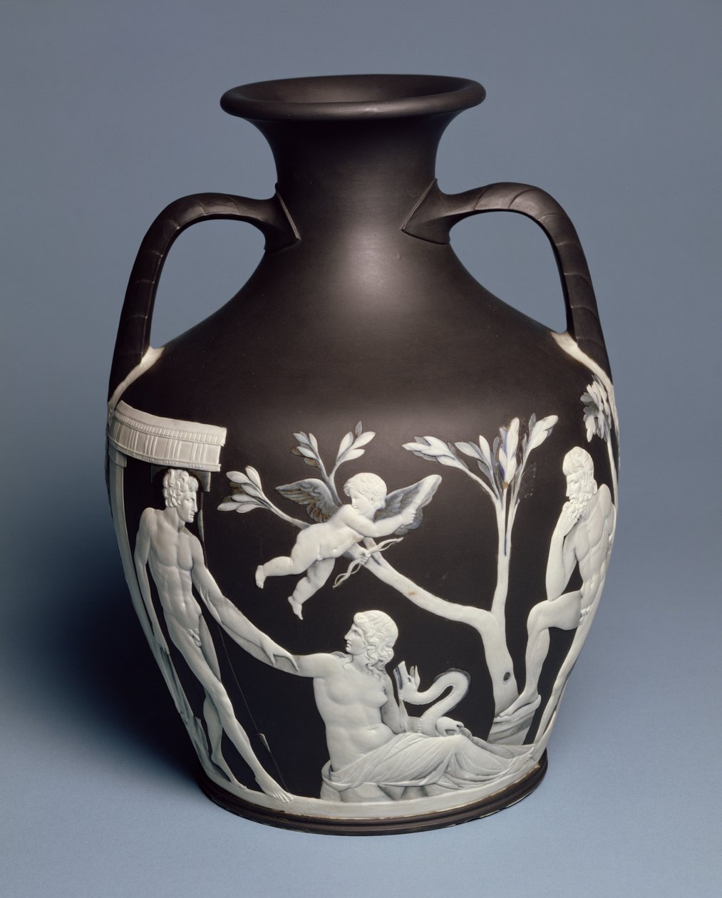 Portland Vas, ägd av Erasmus Darwin, kopia av original i British Museum, Etruria, ca 1789-90 (svart jaspis med applicerad vit jaspis) av Josiah Wedgwood