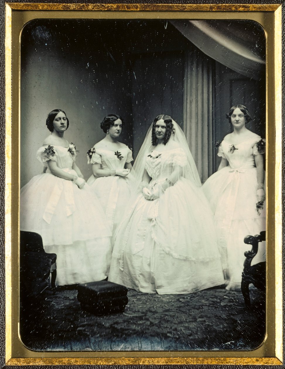 A Bride and Her Bridesmaids, 1851 eller senare. av Josiah Johnson Hawes