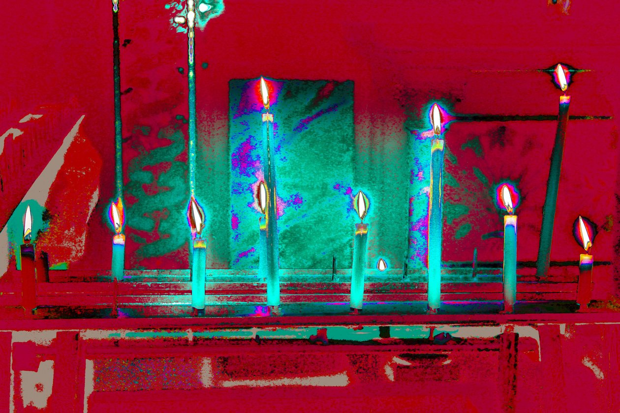All But One, från serien Votive Candles, 2015 (fotografi) av Joy Lions