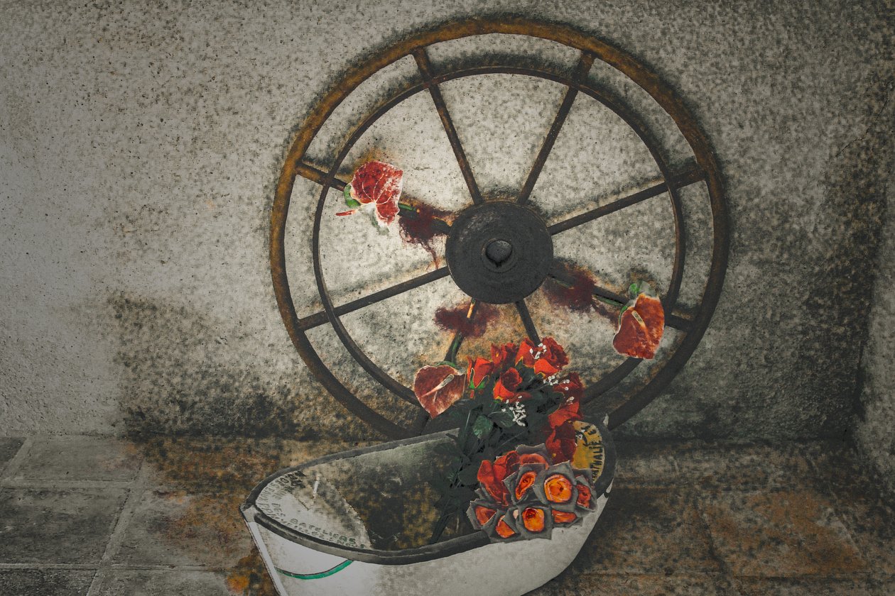 Flowers for the Mariners, från serien Chapelle du Canal, 2016 (fotografi) av Joy Lions