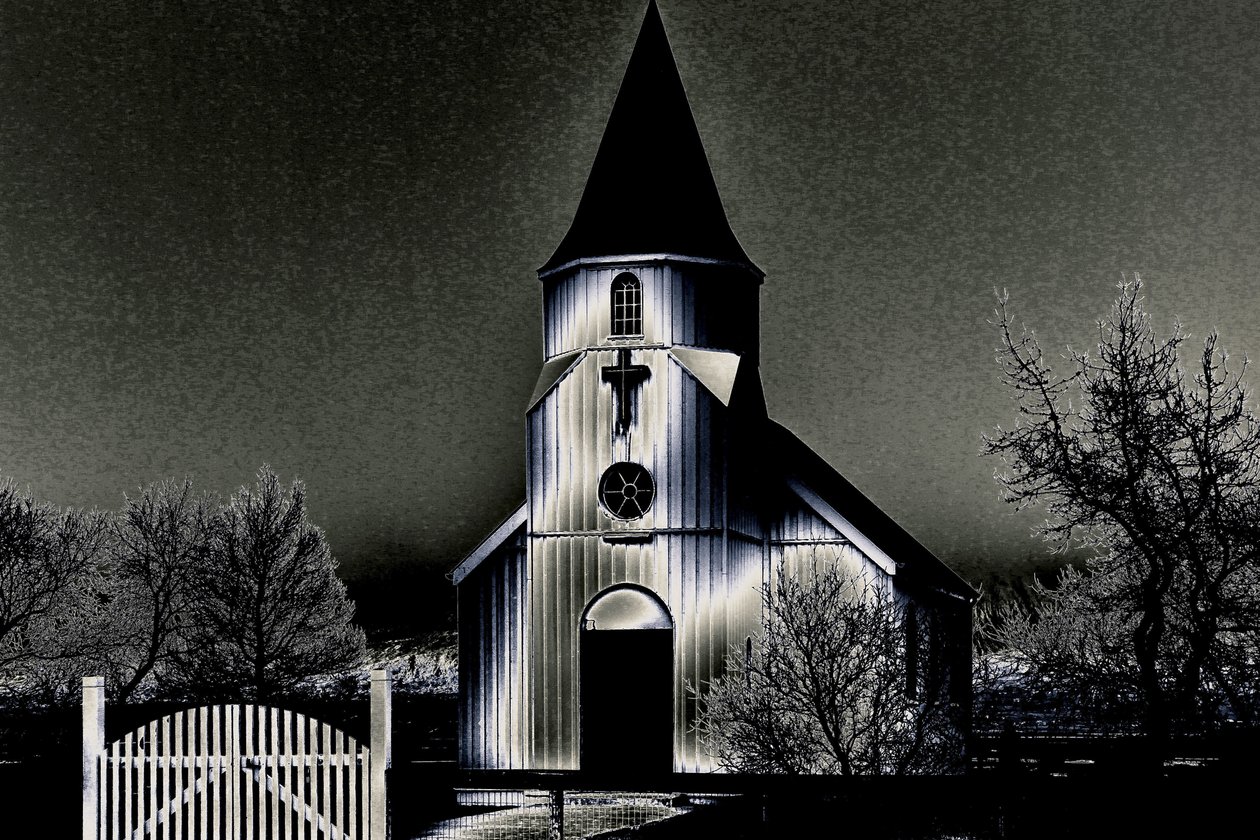 Vår kyrka på en kväll, 2015 (fotografi) av Joy Lions