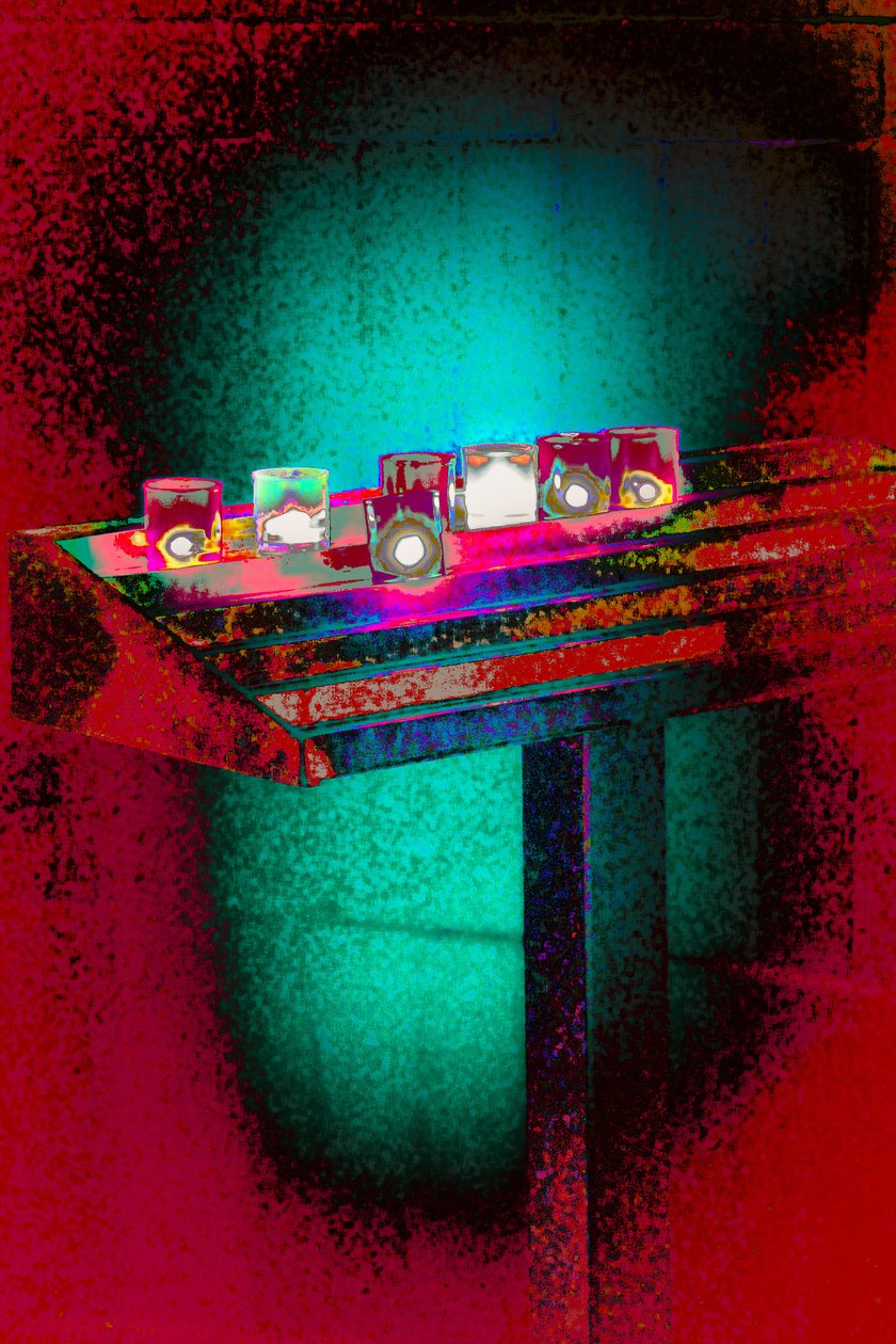 The Light, från serien Votive Candles, 2015 (fotografi) av Joy Lions
