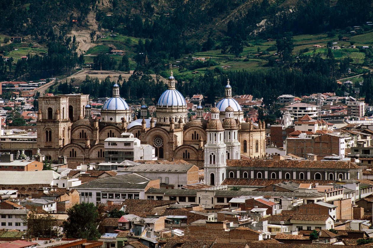 Utsikt över Cathedral of Immaculate Conception eller New Cathedral, design av Juan Bautista Stiehle (1829-1899), Cuenca (UNESCOs världsarvslista av Juan Bautista Stiehle