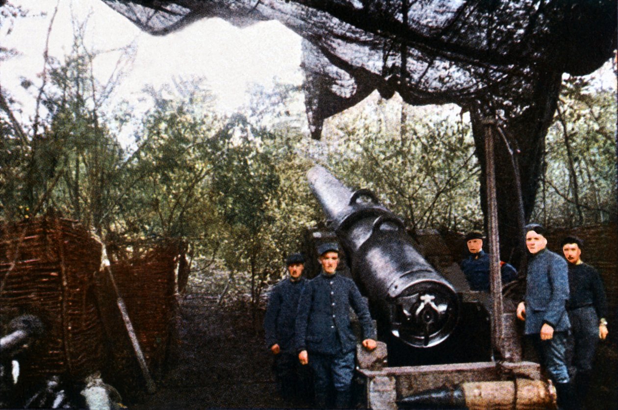 En kanon från den franska flottan under slaget vid Verdun, september 1916 (autokrom) av Jules Gervais Courtellemont