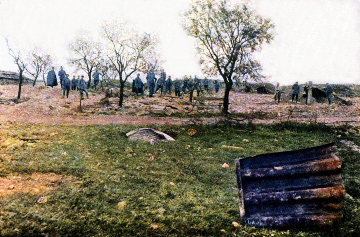 Ett skydd för den franska armén nära Verdun förstört av tyskarna, september 1916 (autokrom) av Jules Gervais Courtellemont