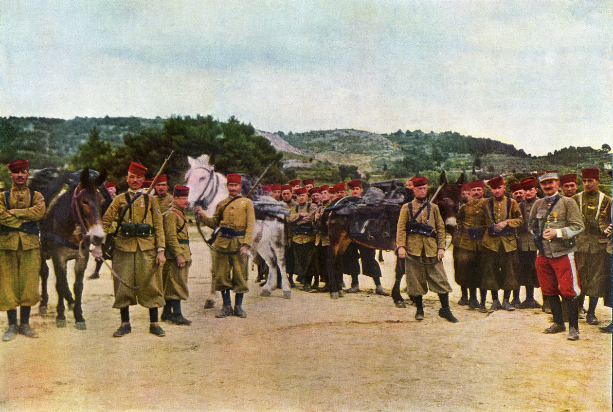 Marockanska gevärsskyttar och en fransk officer under slaget vid Marne öster om Paris, september 1914 (autokrom) av Jules Gervais Courtellemont
