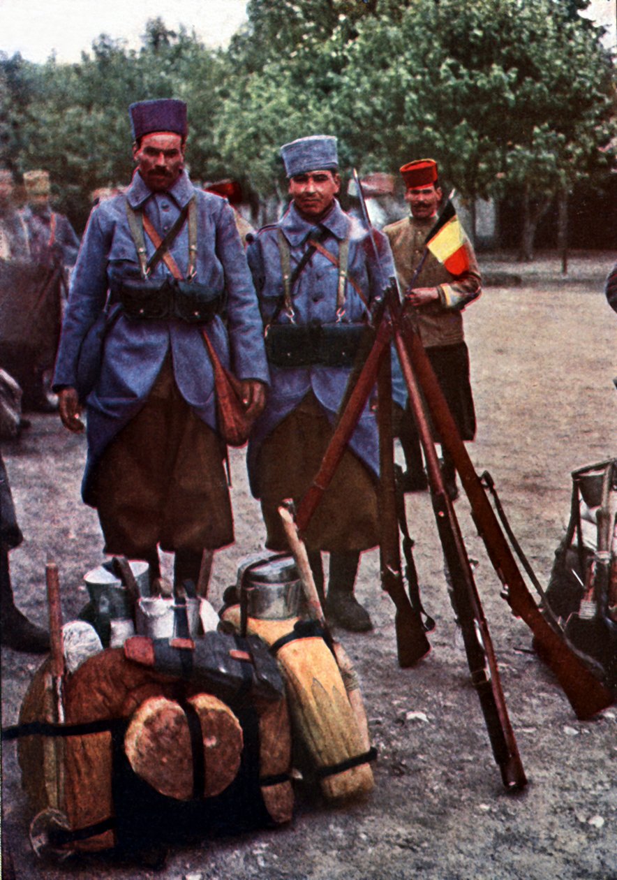 Skyttar från Algeriet i ett läger under slaget vid Marne öster om Paris, september 1914 (autokrom) av Jules Gervais Courtellemont
