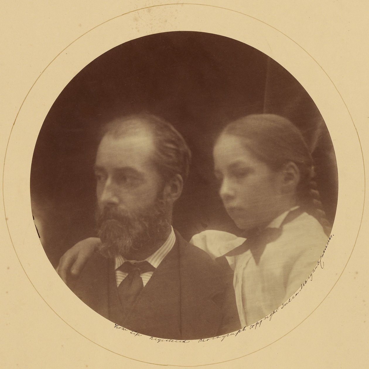 Charles Loyd Norman och hans dotter Margaret av Julia Margaret Cameron