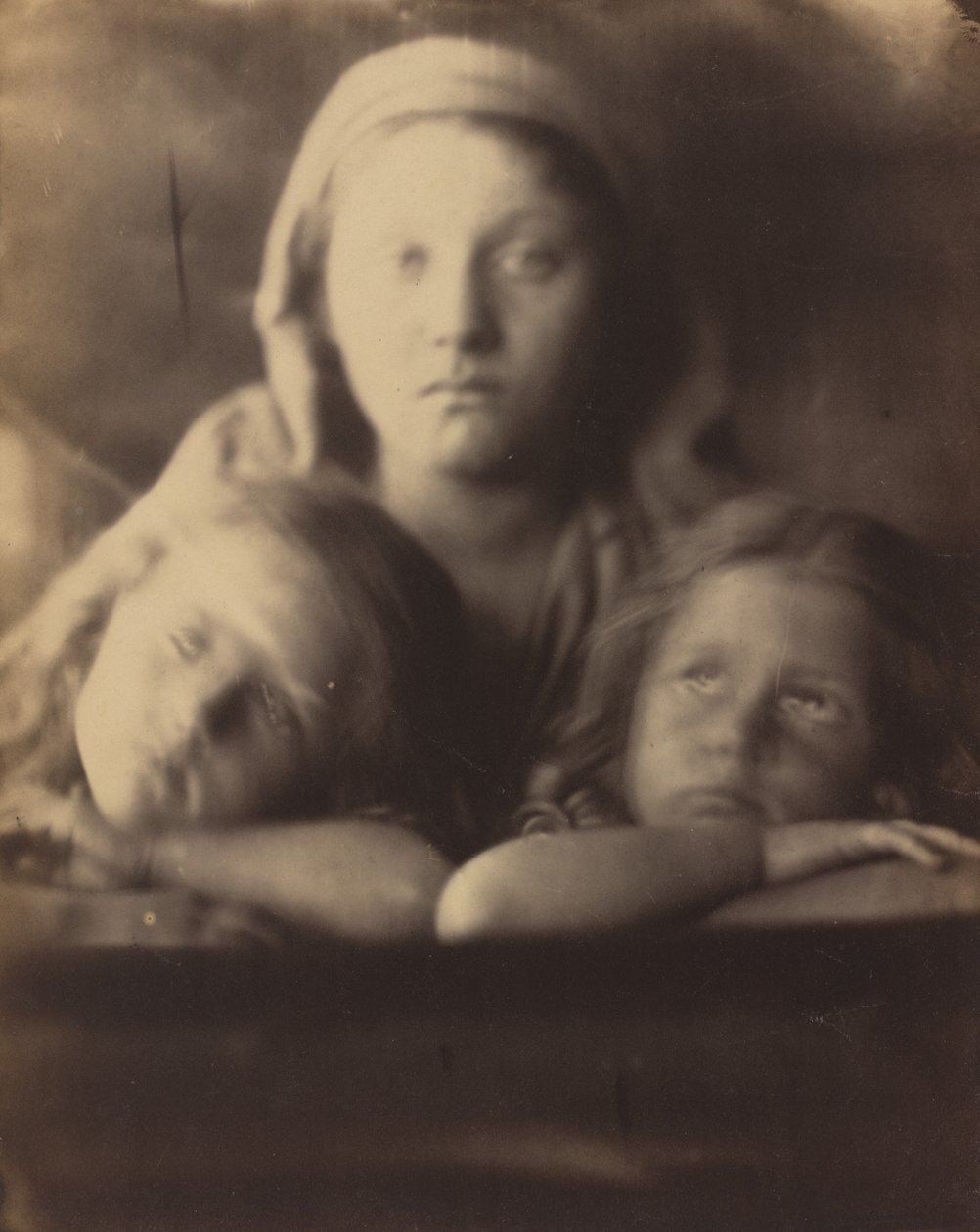 Mary Hillier och två barn, 1864. av Julia Margaret Cameron