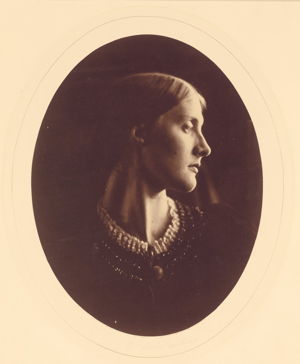 Mrs Herbert Duckworth, april 1867 (albumintryck) av Julia Margaret Cameron
