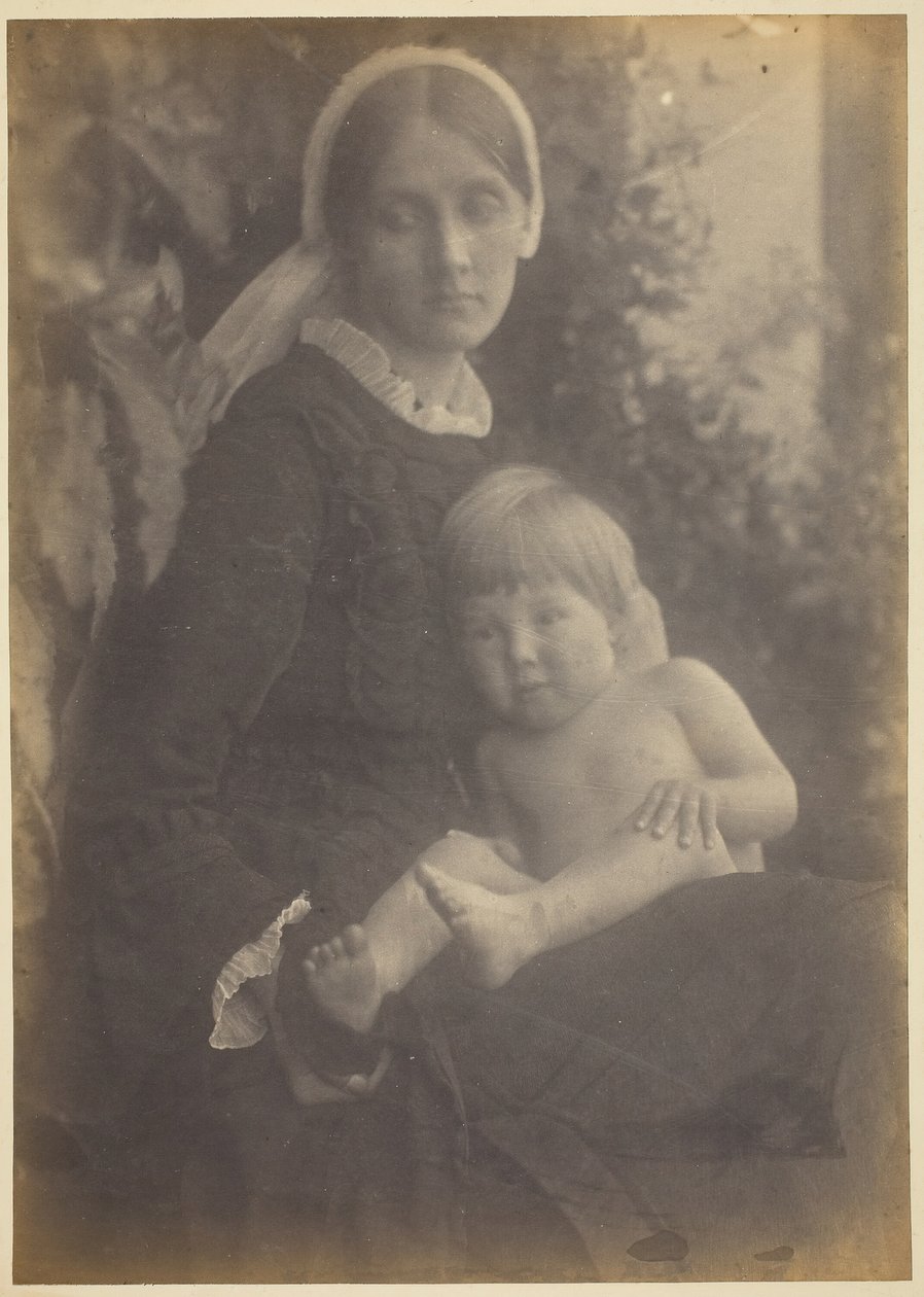 Mrs Herbert Duckworth med Gerald Duckworth, 1872. av Julia Margaret Cameron