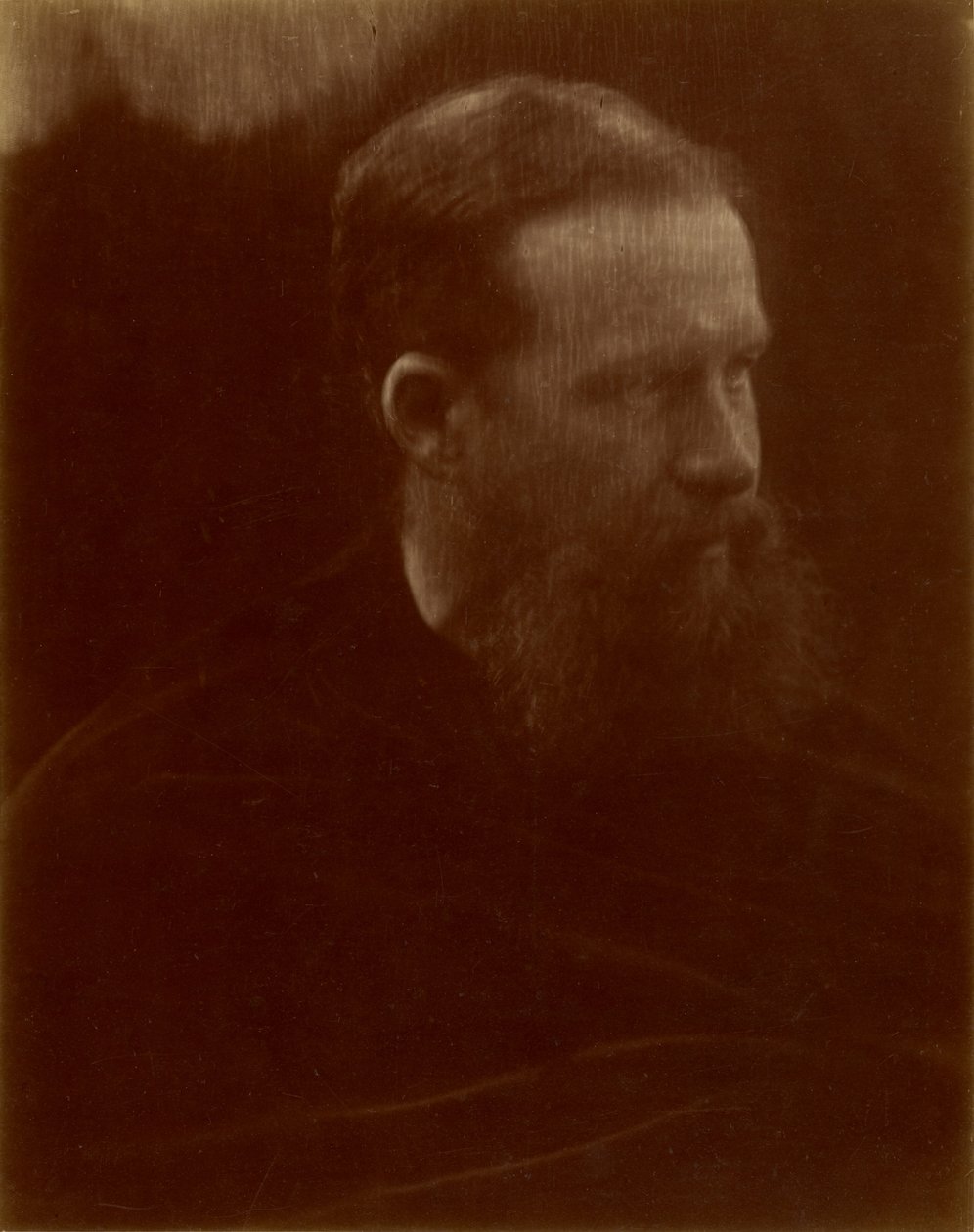 [Porträtt av en man med skägg] av Julia Margaret Cameron
