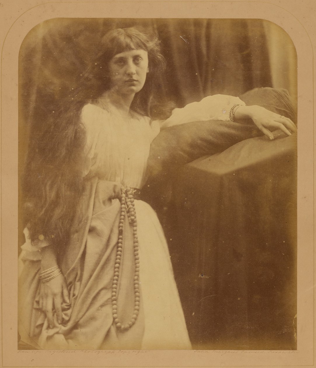 Pre - Raphaelite Study av Julia Margaret Cameron