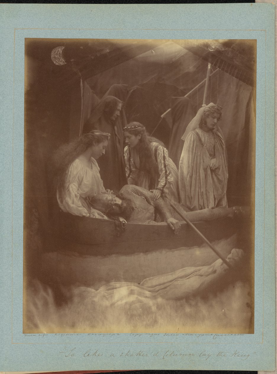 "Så låg kungen där, likt en krossad pelare" av Julia Margaret Cameron
